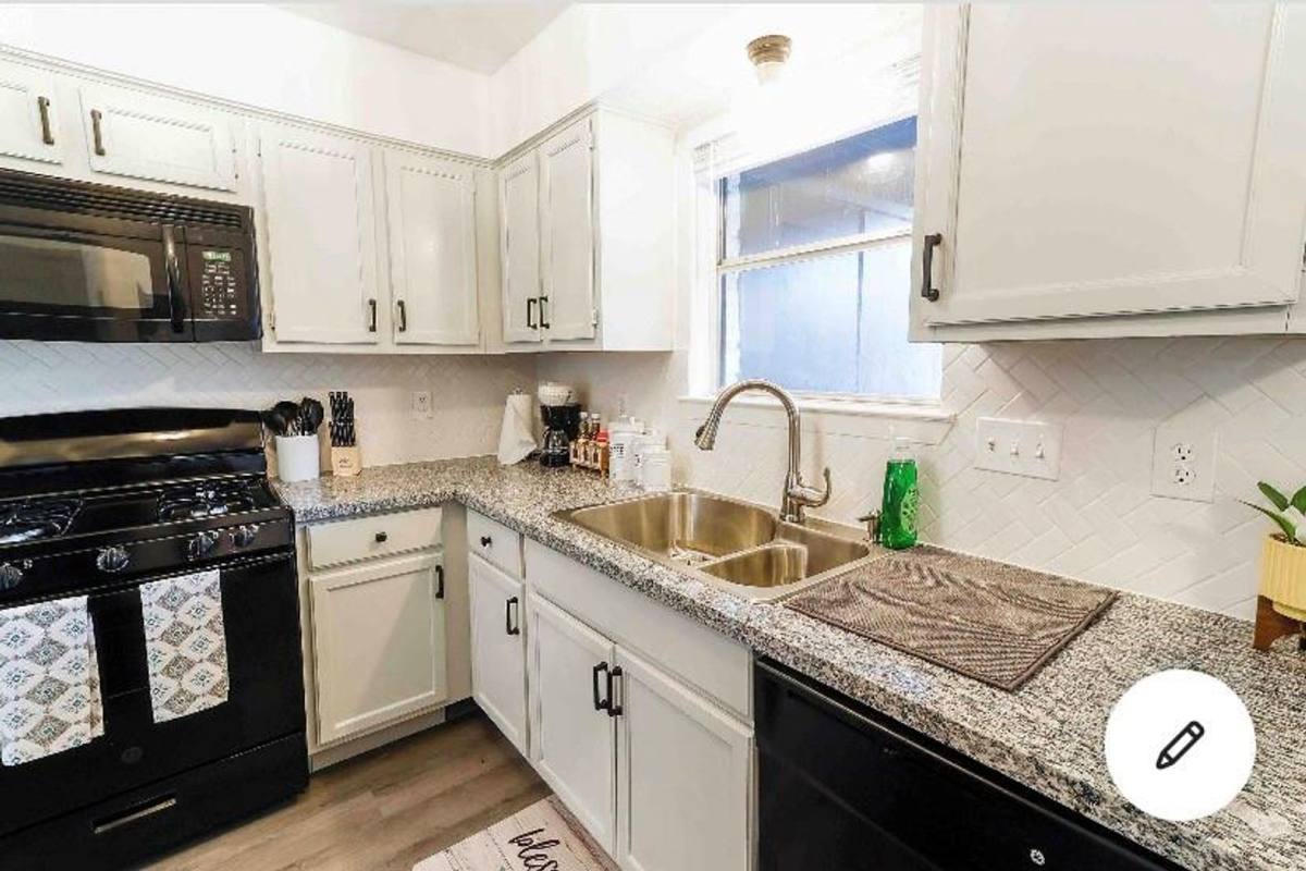 Apartment for rent at 200 Laurel Dr, Round Rock, TX 78664