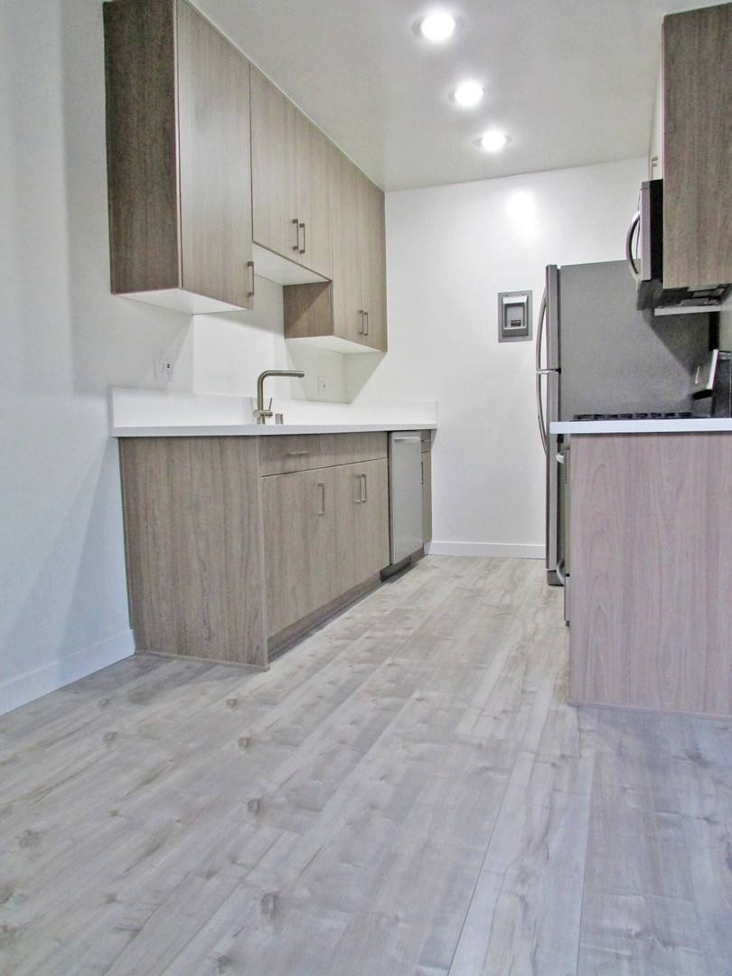 Apartment for rent at 11511 Rochester Ave Garden Terrace #11, Los Angeles, CA 90025