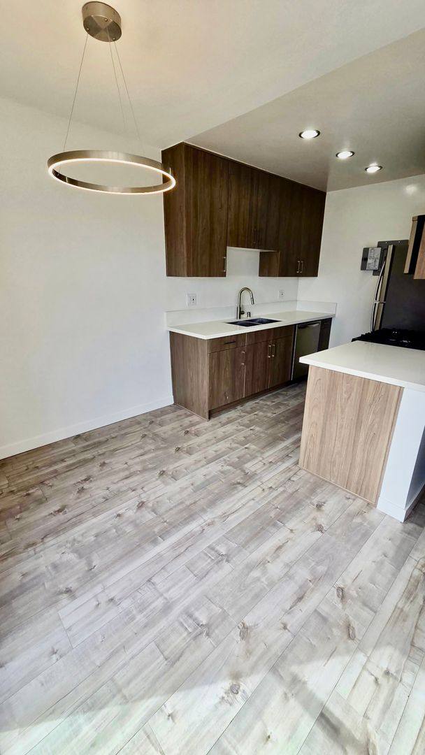 Apartment for rent at 11511 Rochester Ave Garden Terrace #11, Los Angeles, CA 90025