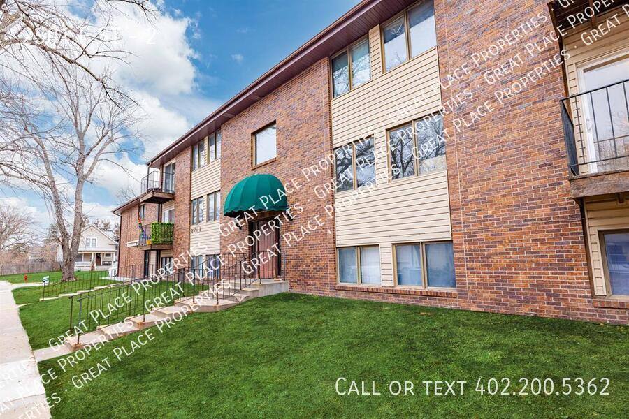 Apartment for rent at 2501 E St #2, Lincoln, NE 68510