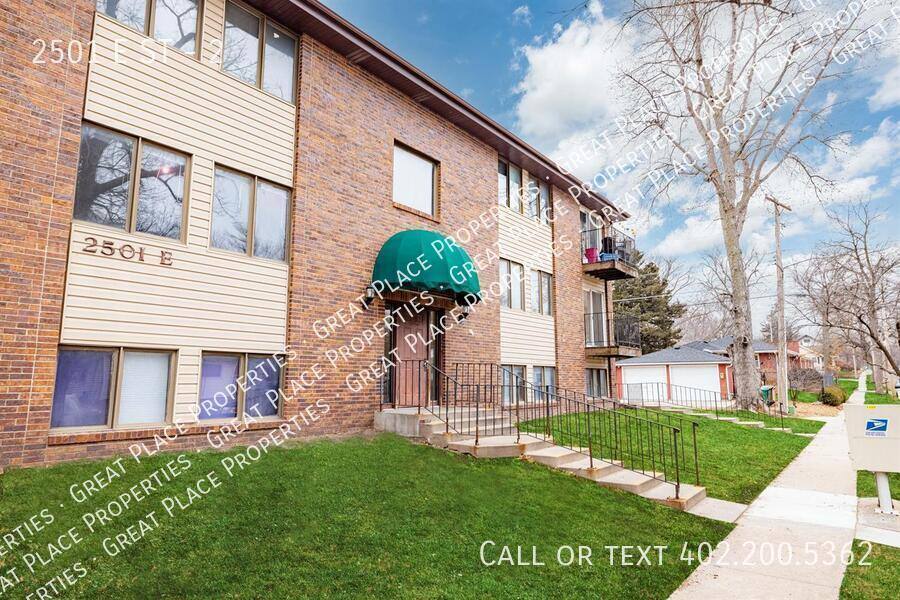 Apartment for rent at 2501 E St #2, Lincoln, NE 68510