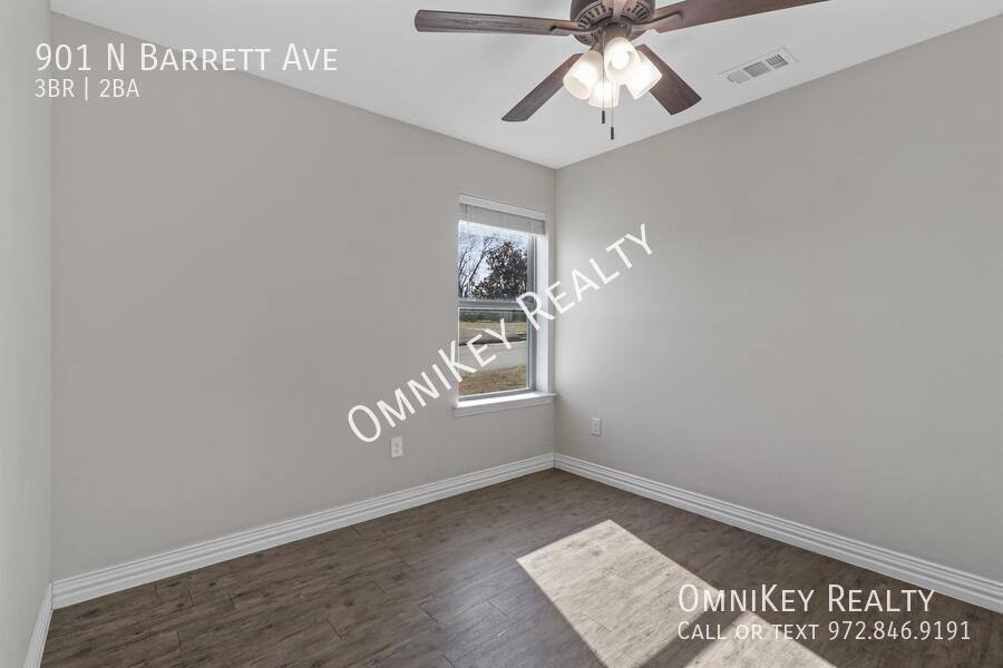 House for rent at 901 N Barrett Ave, Denison, TX 75020