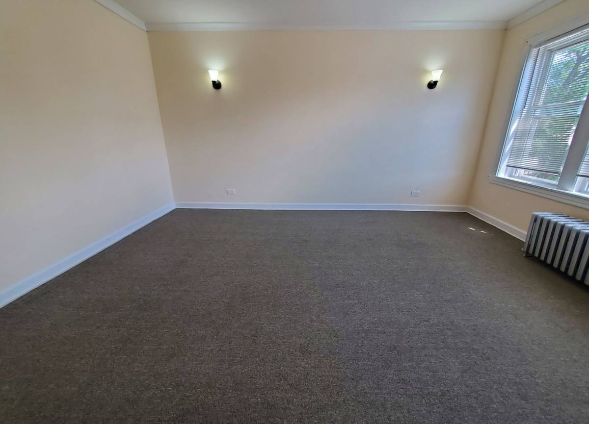 Apartment for rent at 3056 W Irving Park Rd #2E, Chicago, IL 60618