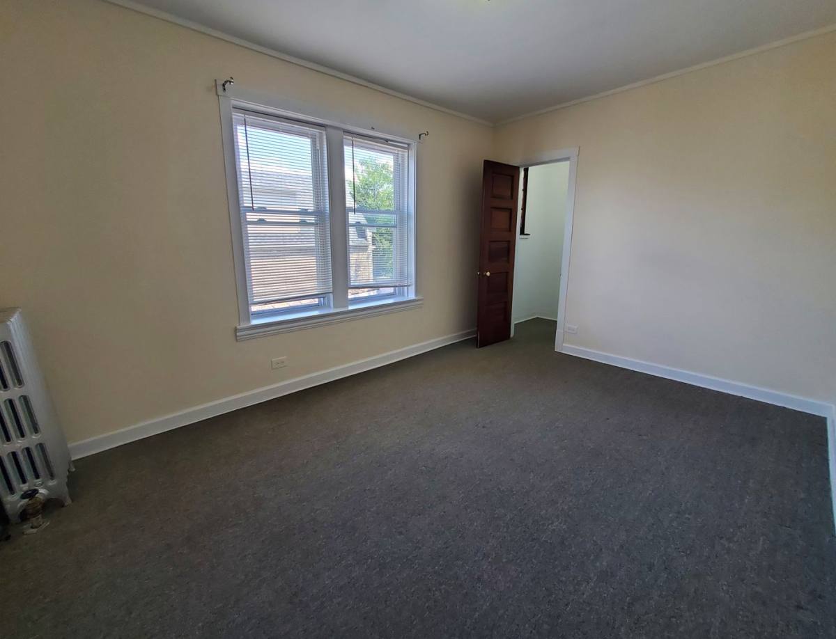 Apartment for rent at 3056 W Irving Park Rd #2E, Chicago, IL 60618