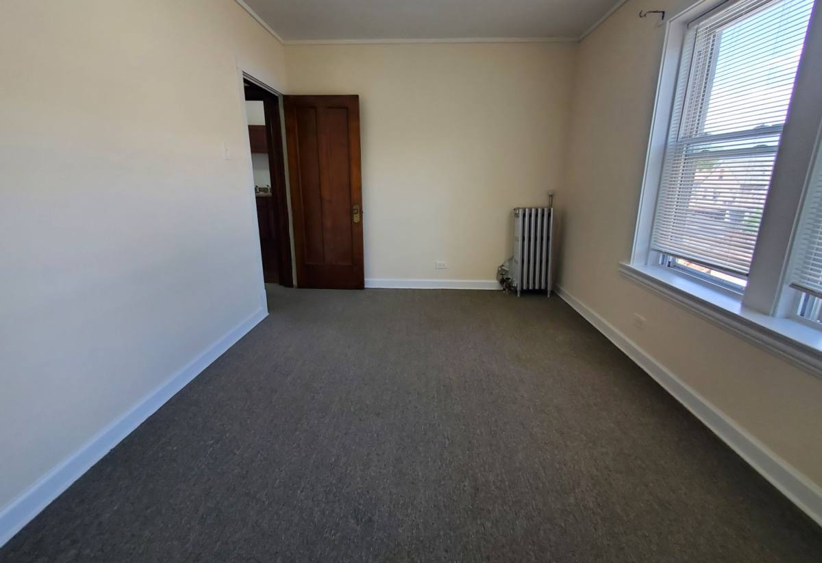 Apartment for rent at 3056 W Irving Park Rd #2E, Chicago, IL 60618