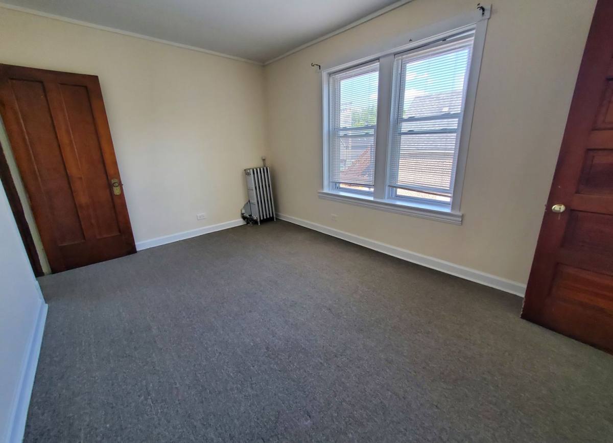 Apartment for rent at 3056 W Irving Park Rd #2E, Chicago, IL 60618