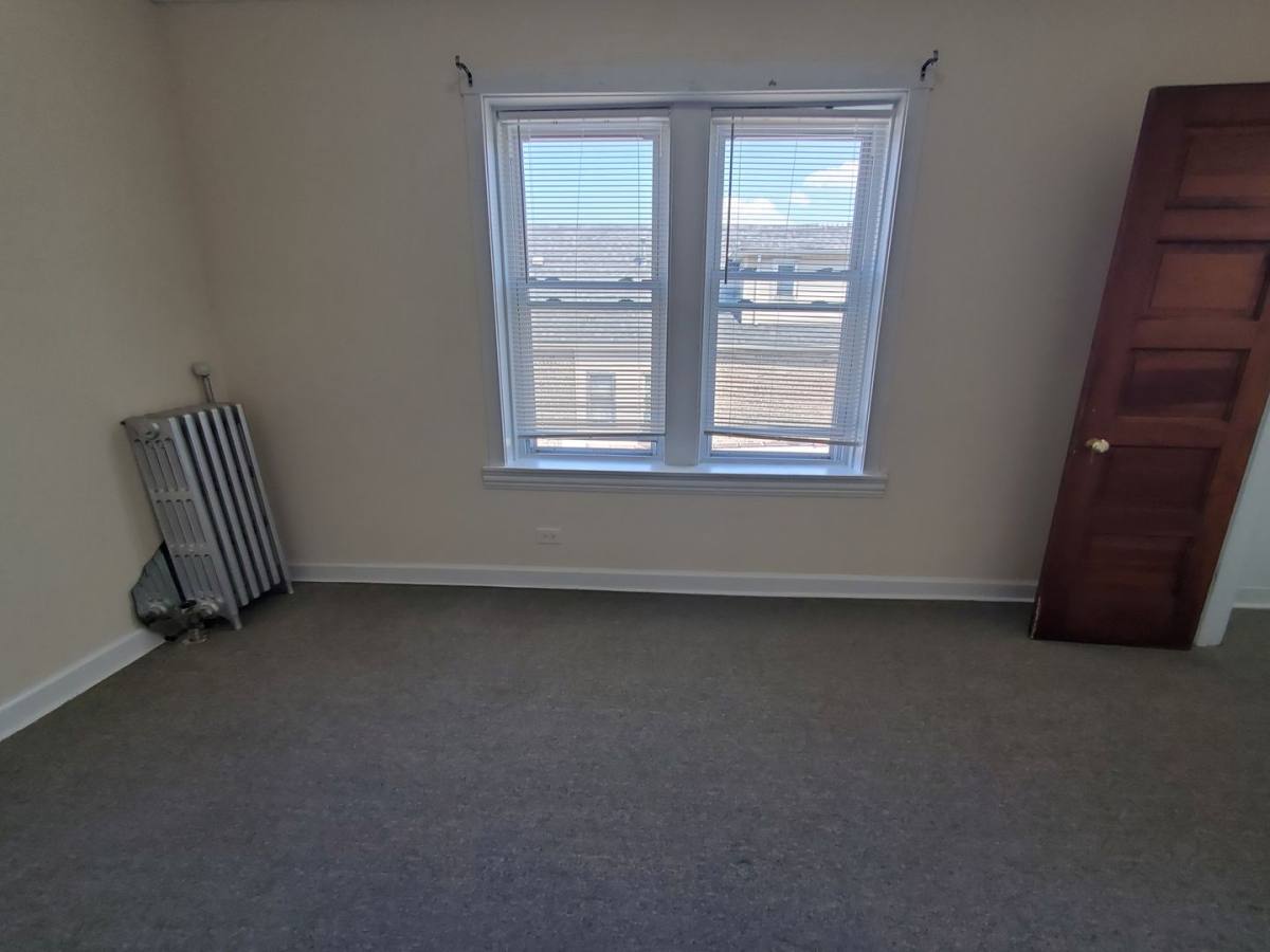 Apartment for rent at 3056 W Irving Park Rd #2E, Chicago, IL 60618