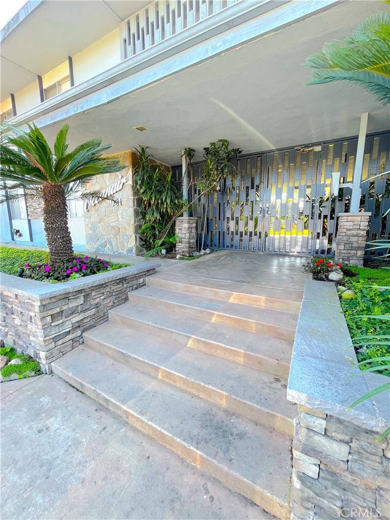 Apartment for rent at 931 W 19th St #31, Costa Mesa, CA 92627