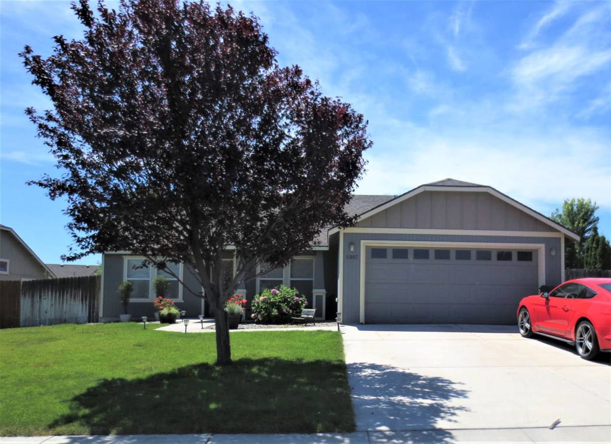 House for rent at 5007 Spirea Dr, West Richland, WA 99353
