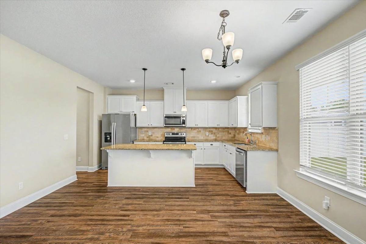 House for rent at 346 Coconut Dr, Bloomingdale, GA 31302