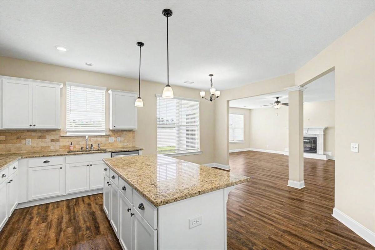 House for rent at 346 Coconut Dr, Bloomingdale, GA 31302