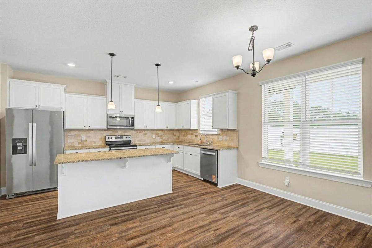 House for rent at 346 Coconut Dr, Bloomingdale, GA 31302