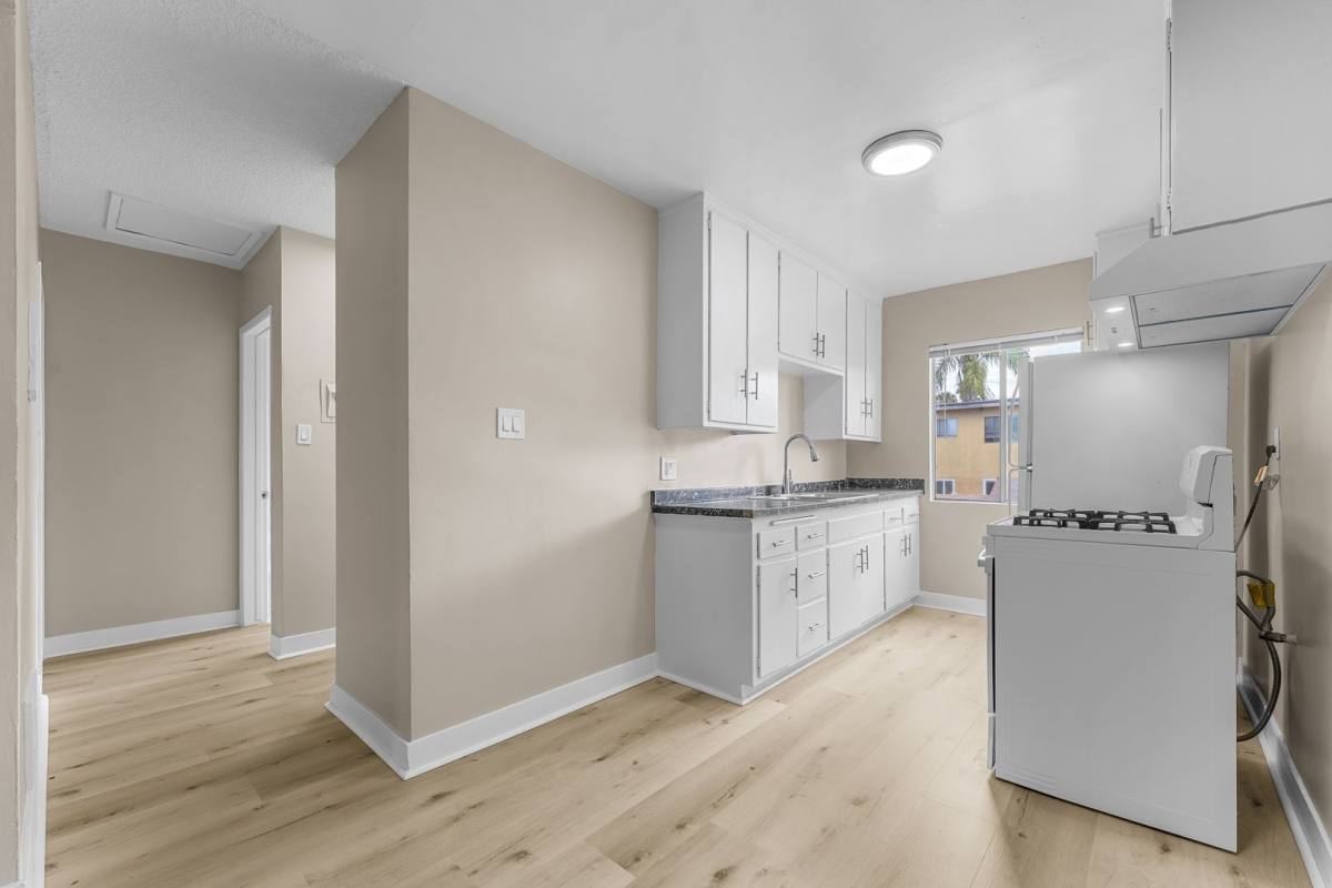 Apartment for rent at 531 W Hyde Park Blvd #9, Inglewood, CA 90302