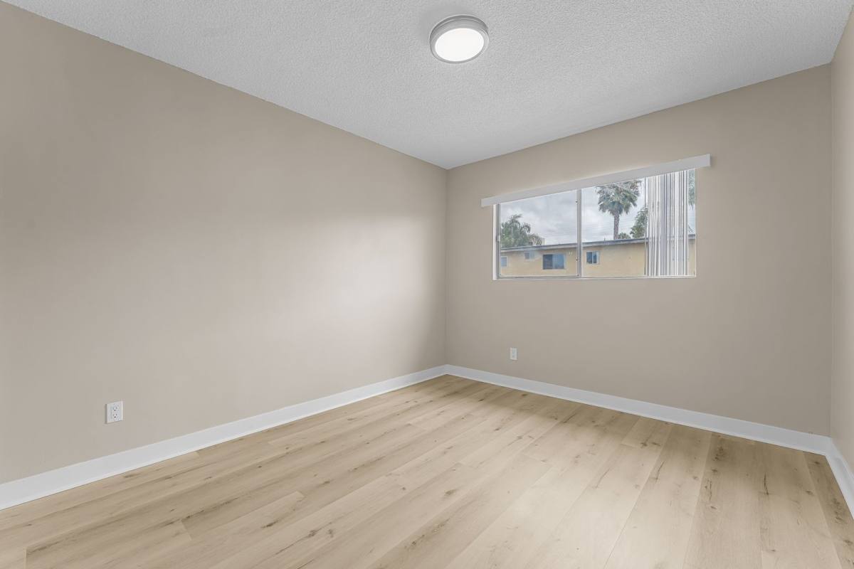 Apartment for rent at 531 W Hyde Park Blvd #9, Inglewood, CA 90302