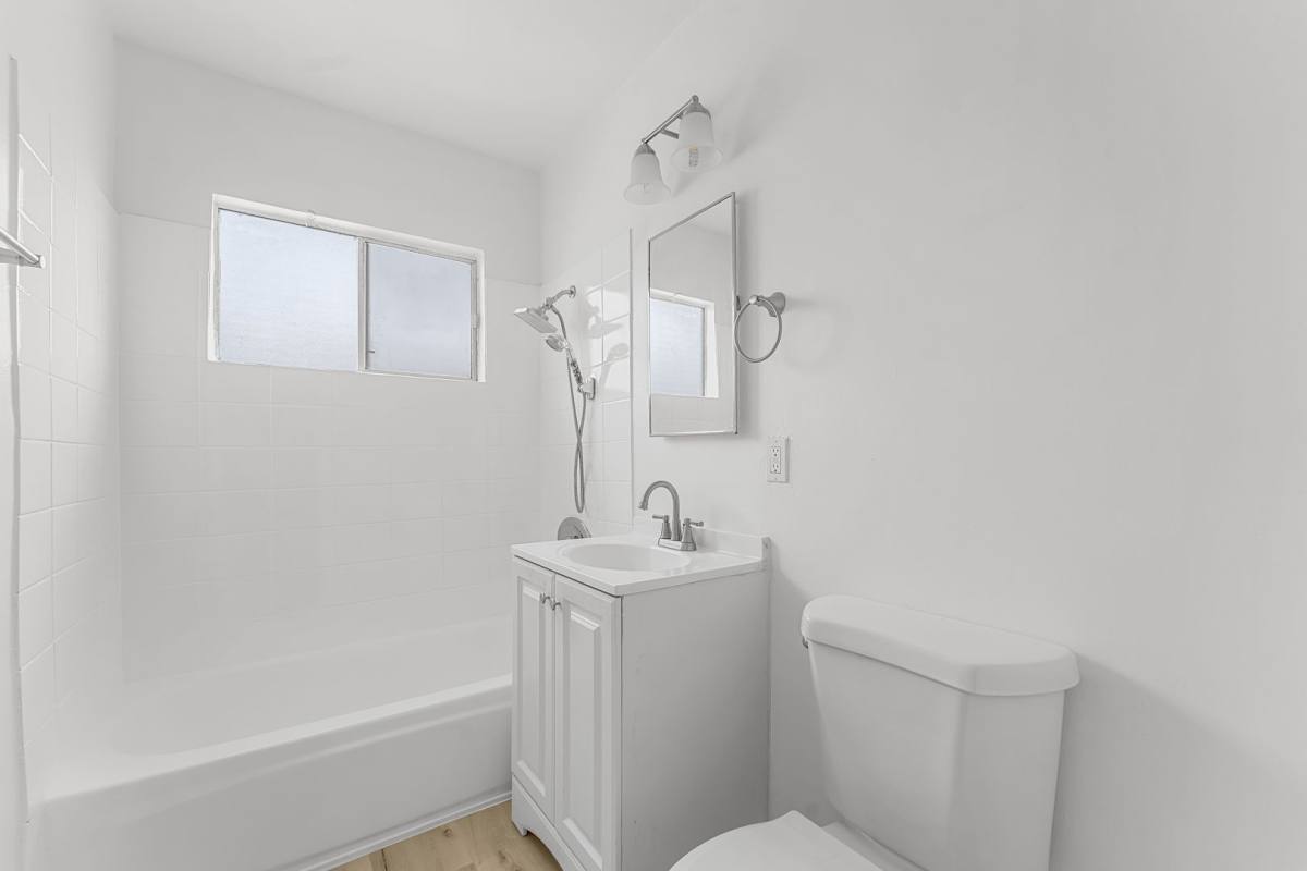 Apartment for rent at 531 W Hyde Park Blvd #9, Inglewood, CA 90302