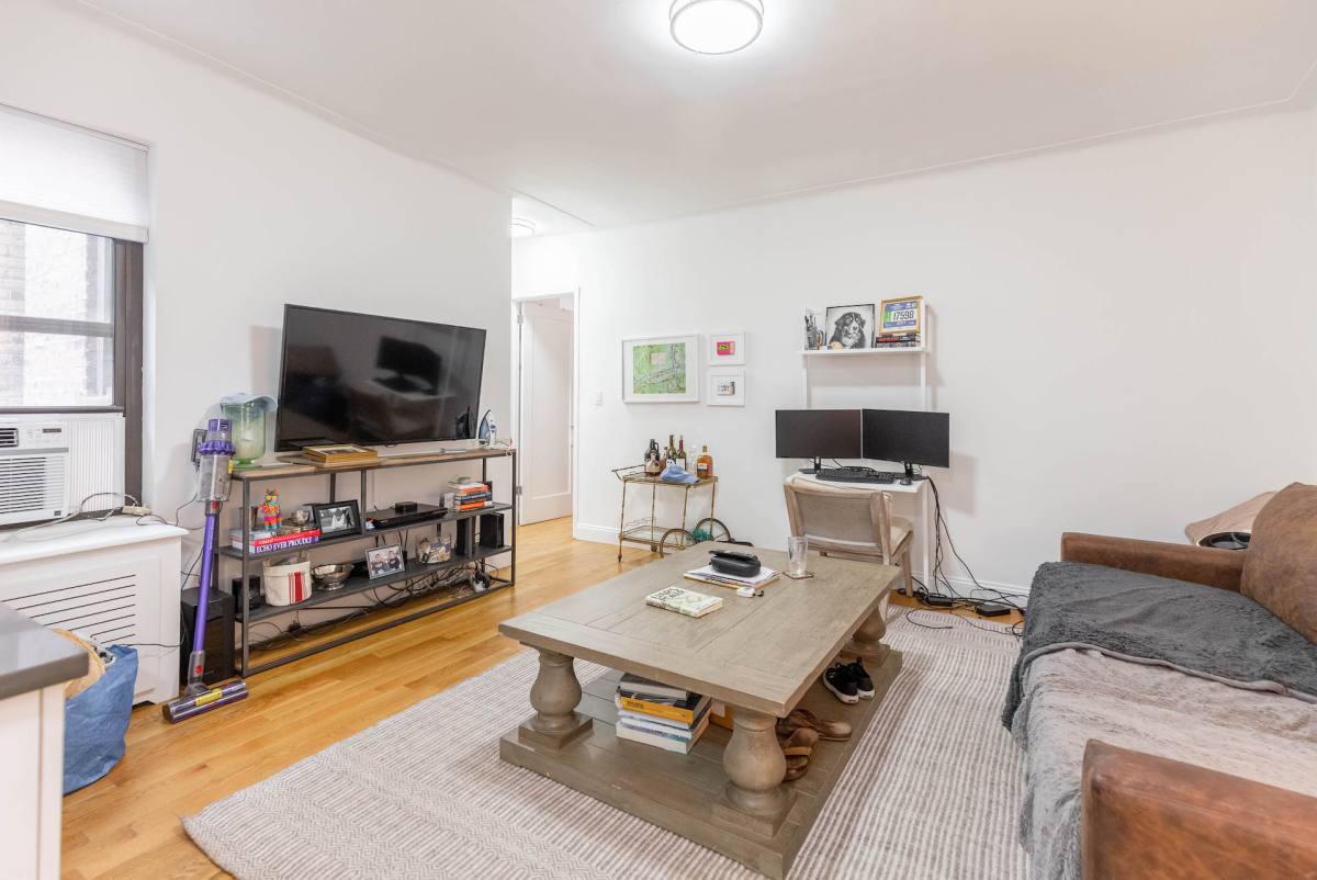 Apartment for rent at 26 Grove St #EV4A, New York, NY 10014