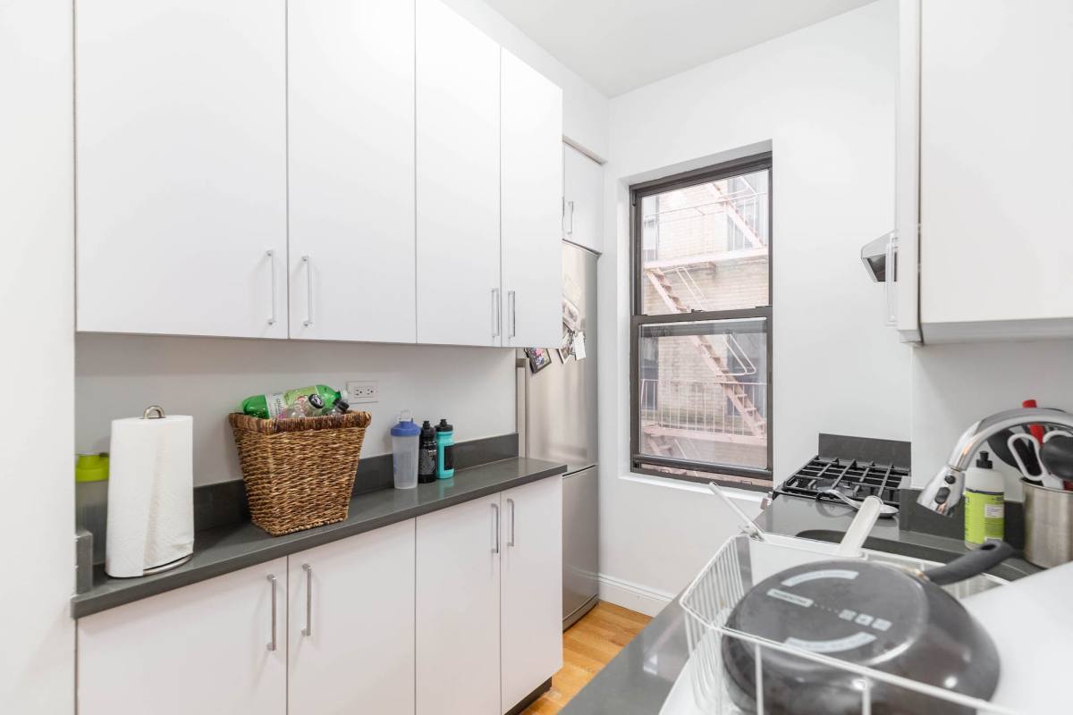 Apartment for rent at 26 Grove St #EV4A, New York, NY 10014