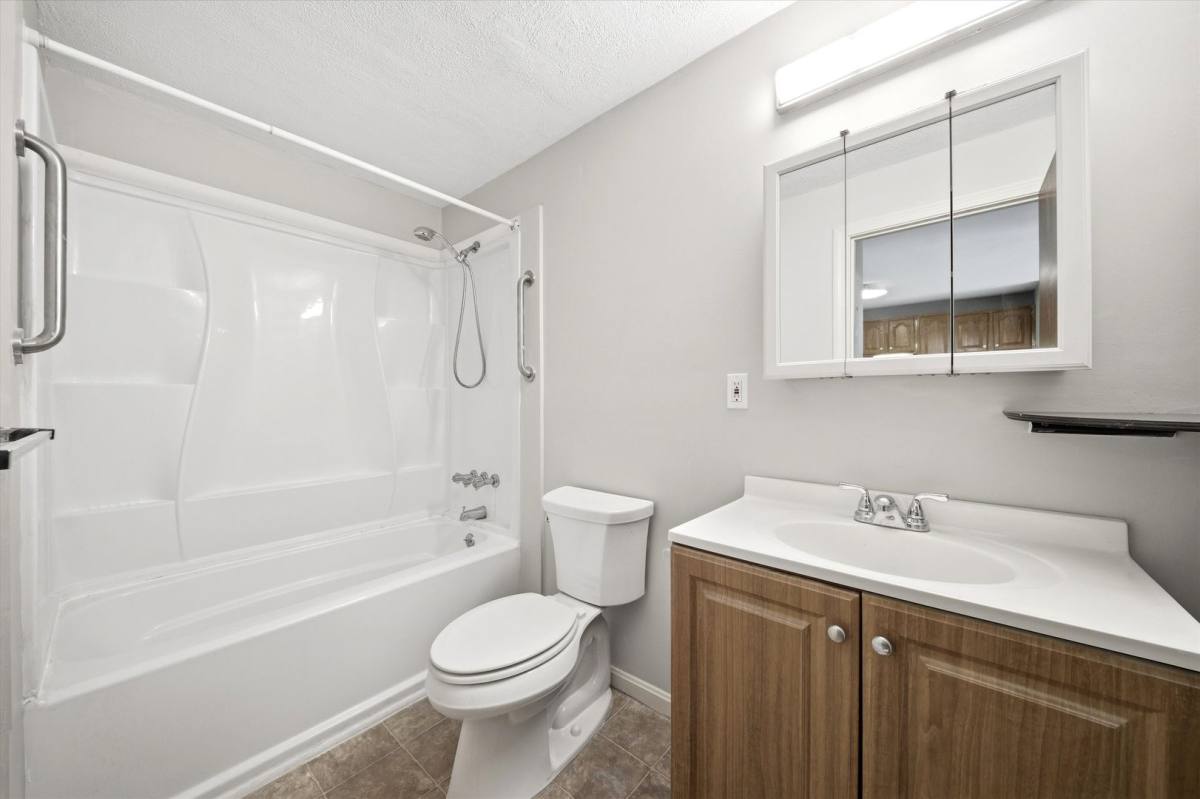 Apartment for rent at 504 River Rd #1F, Manchester, NH 03104