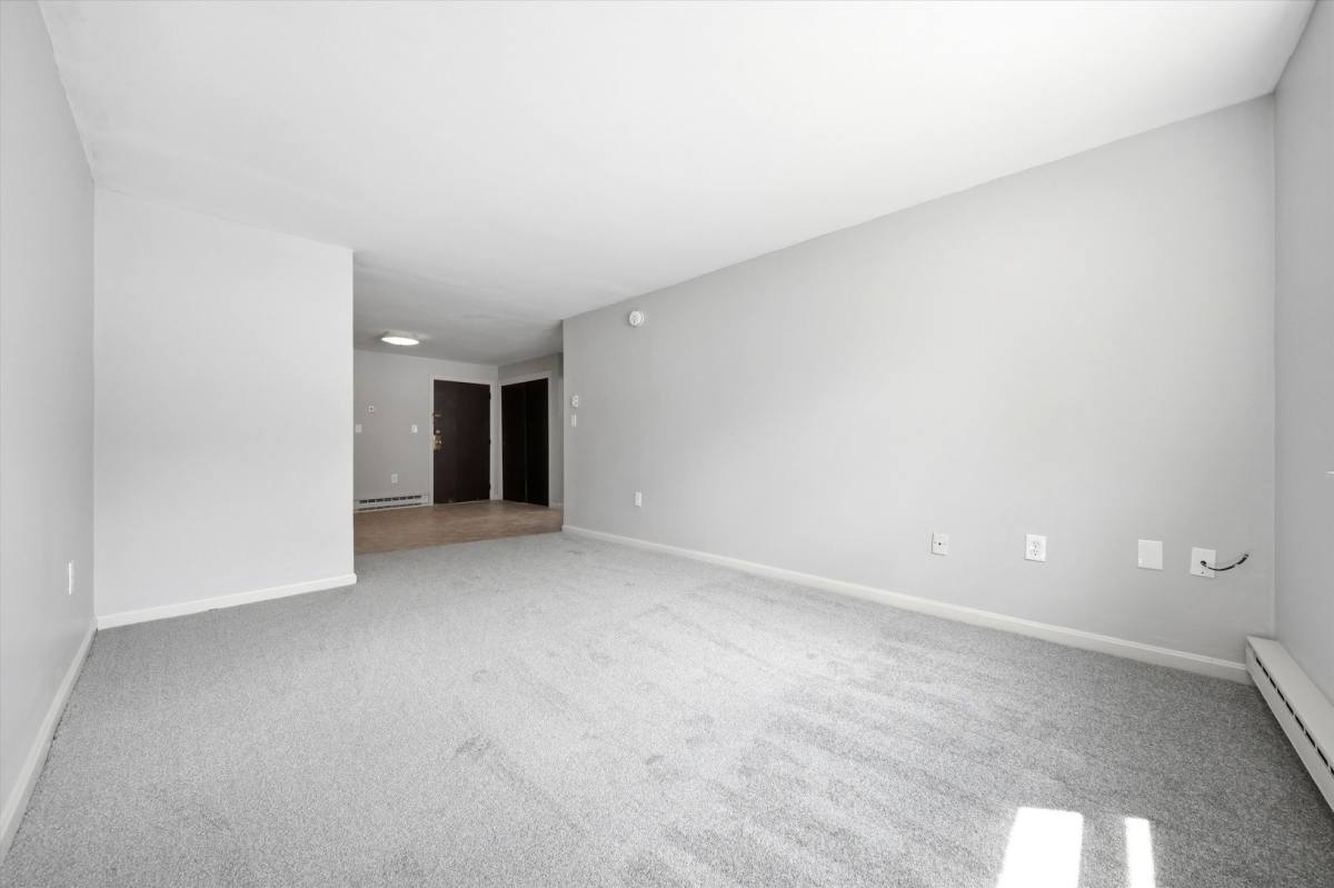 Apartment for rent at 504 River Rd #1F, Manchester, NH 03104