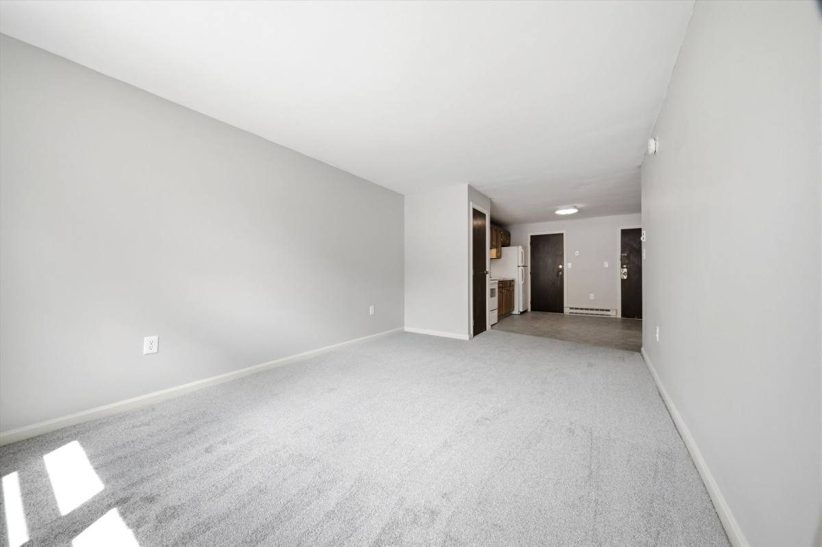 Apartment for rent at 504 River Rd #1F, Manchester, NH 03104
