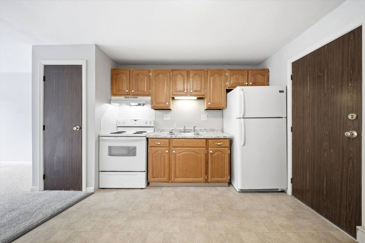 Apartment for rent at 504 River Rd #1F, Manchester, NH 03104