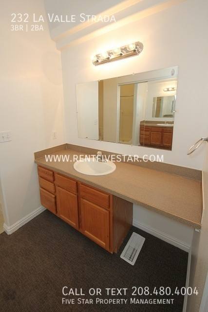 Townhouse for rent at 232 La Valle Strada, Pocatello, ID 83201
