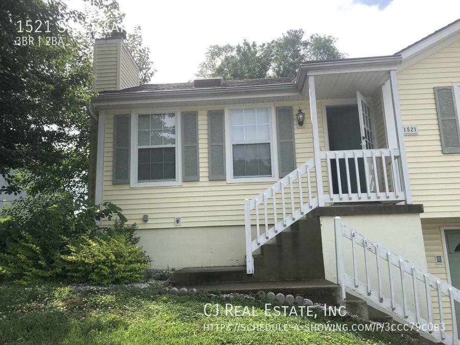 House for rent at 1521 S Pollard Ave, Independence, MO 64055