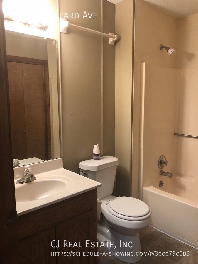House for rent at 1521 S Pollard Ave, Independence, MO 64055