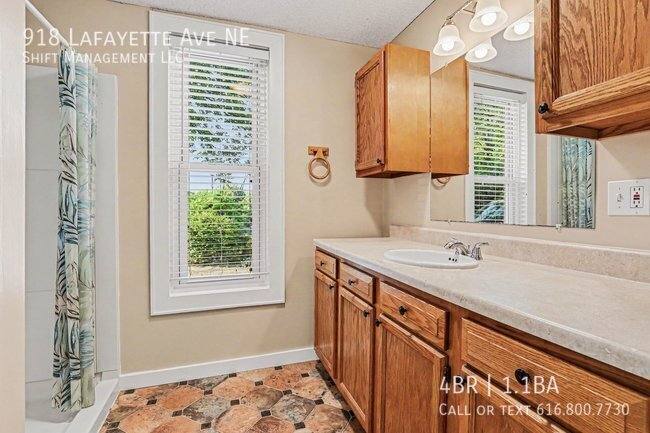 House for rent at 918 Lafayette Ave NE, Grand Rapids, MI 49503