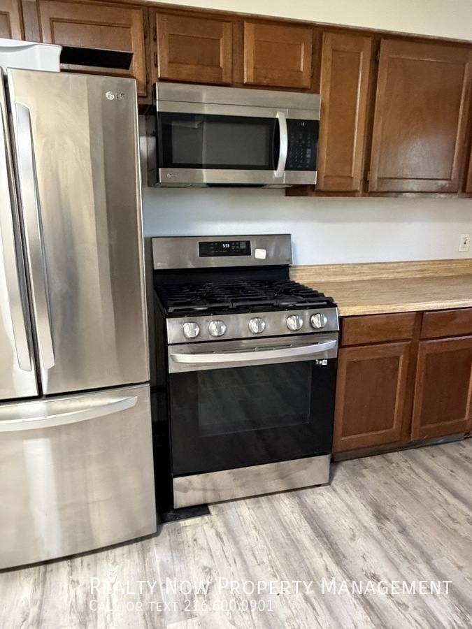 Apartment for rent at 21252 Goller Ave #2, Cleveland, OH 44119