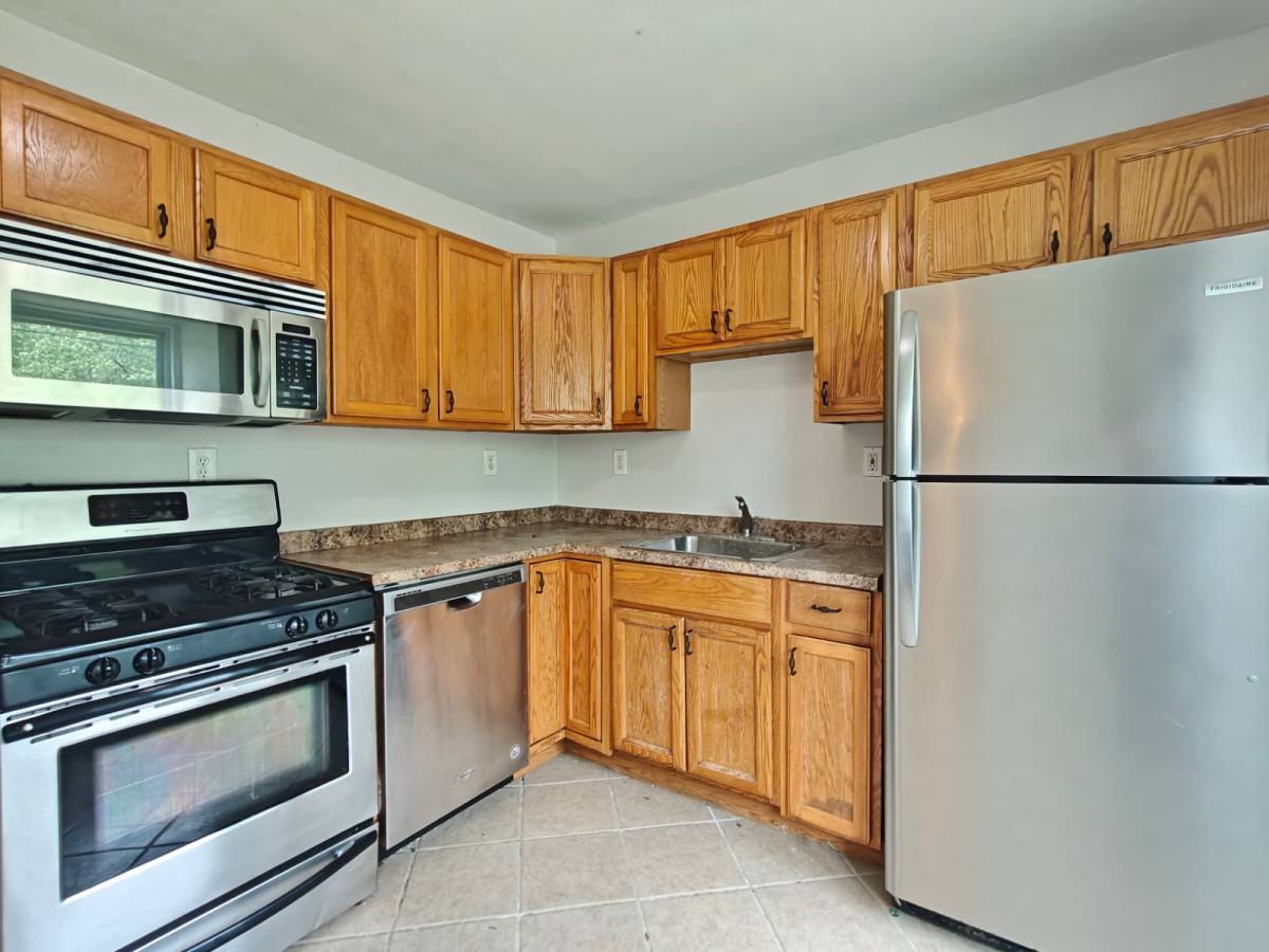 House for rent at 2313 S Cuthbert Dr, Clementon, NJ 08021