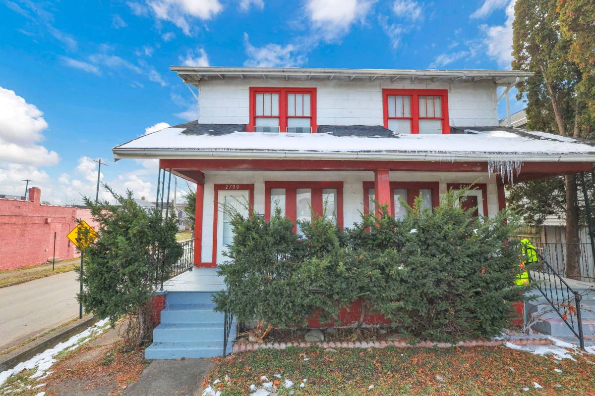Apartment for rent at 2709-2711 Sullivant Ave, Columbus, OH 43204
