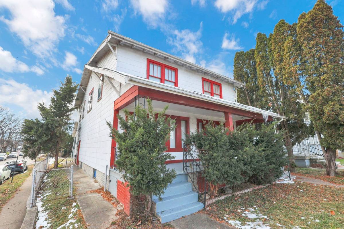 Apartment for rent at 2709-2711 Sullivant Ave, Columbus, OH 43204