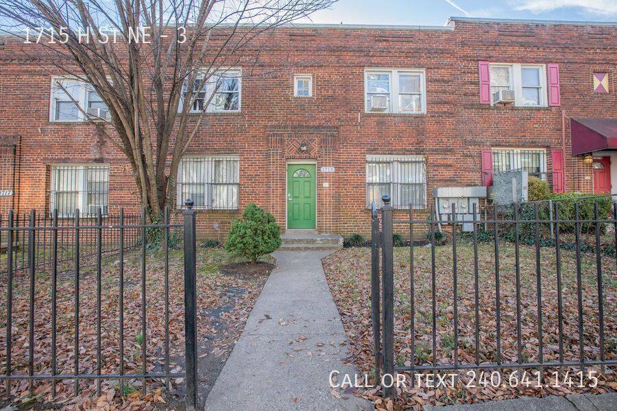 Apartment for rent at 1715 H St NE #3, Washington, DC 20002