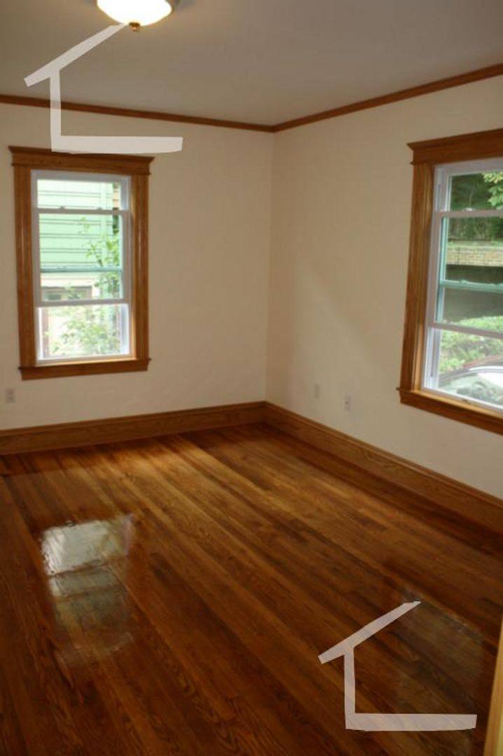 Apartment for rent at 124 Columbia St #11, Brookline, MA 02446