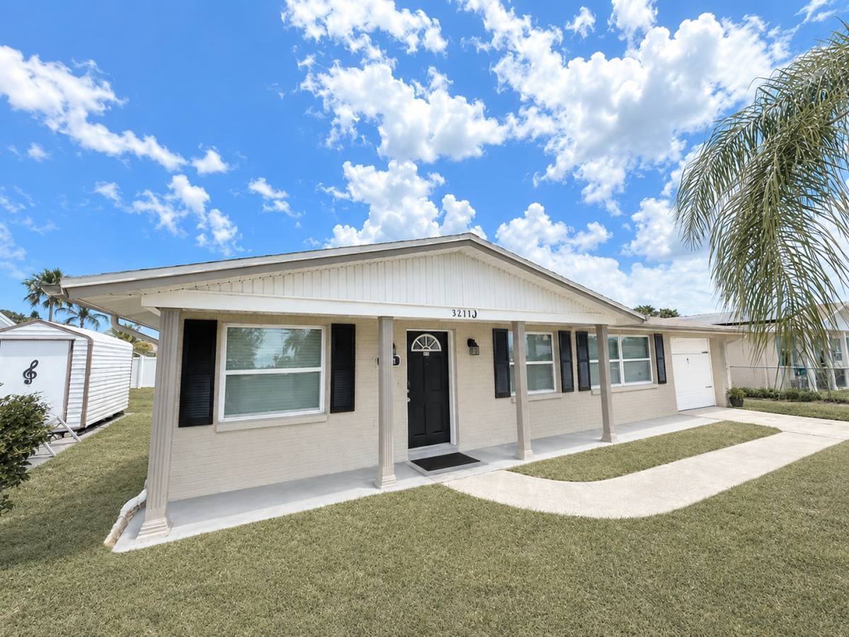 House for rent at 3711 Redwood Dr, Holiday, FL 34691