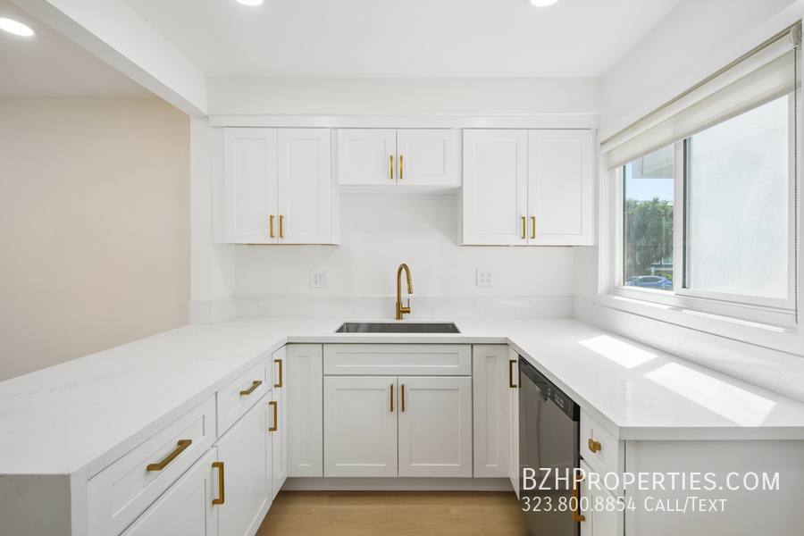 Apartment for rent at 919 S Sherbourne Dr #1, Los Angeles, CA 90035
