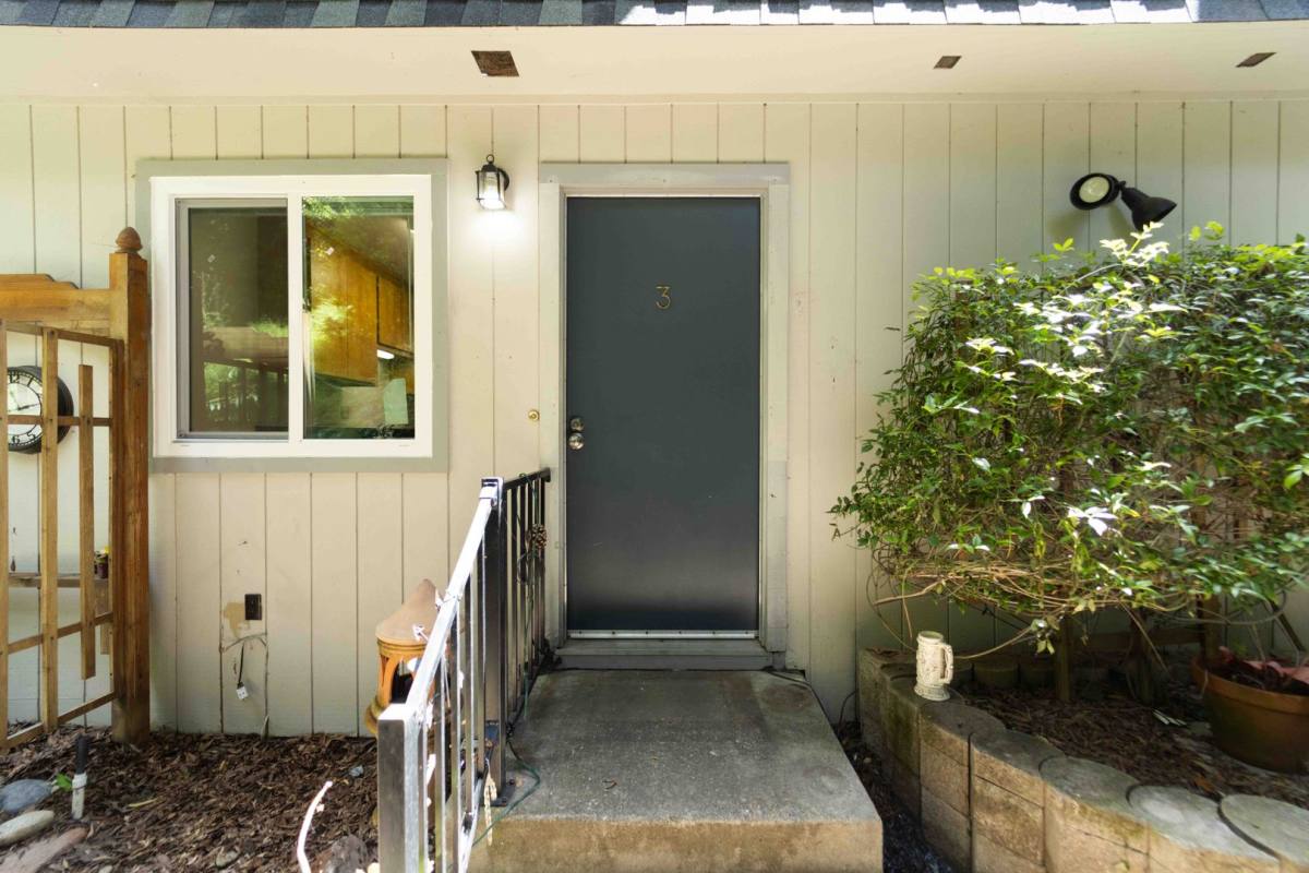 Townhouse for rent at 4811 Appian Way, El Sobrante, CA 94803