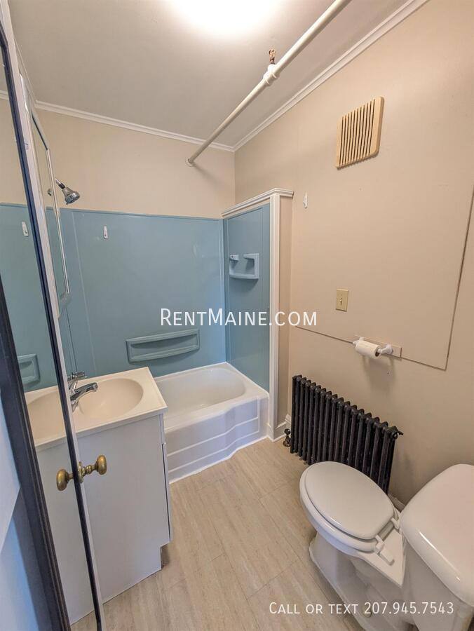 Apartment for rent at 101-103 Center St #1, Brewer, ME 04412