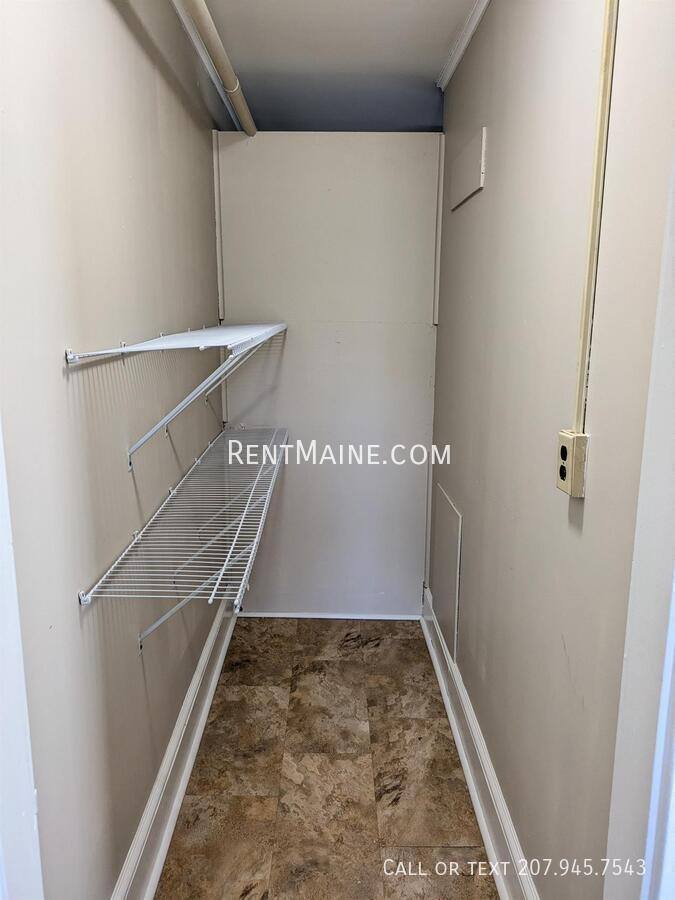 Apartment for rent at 101-103 Center St #1, Brewer, ME 04412