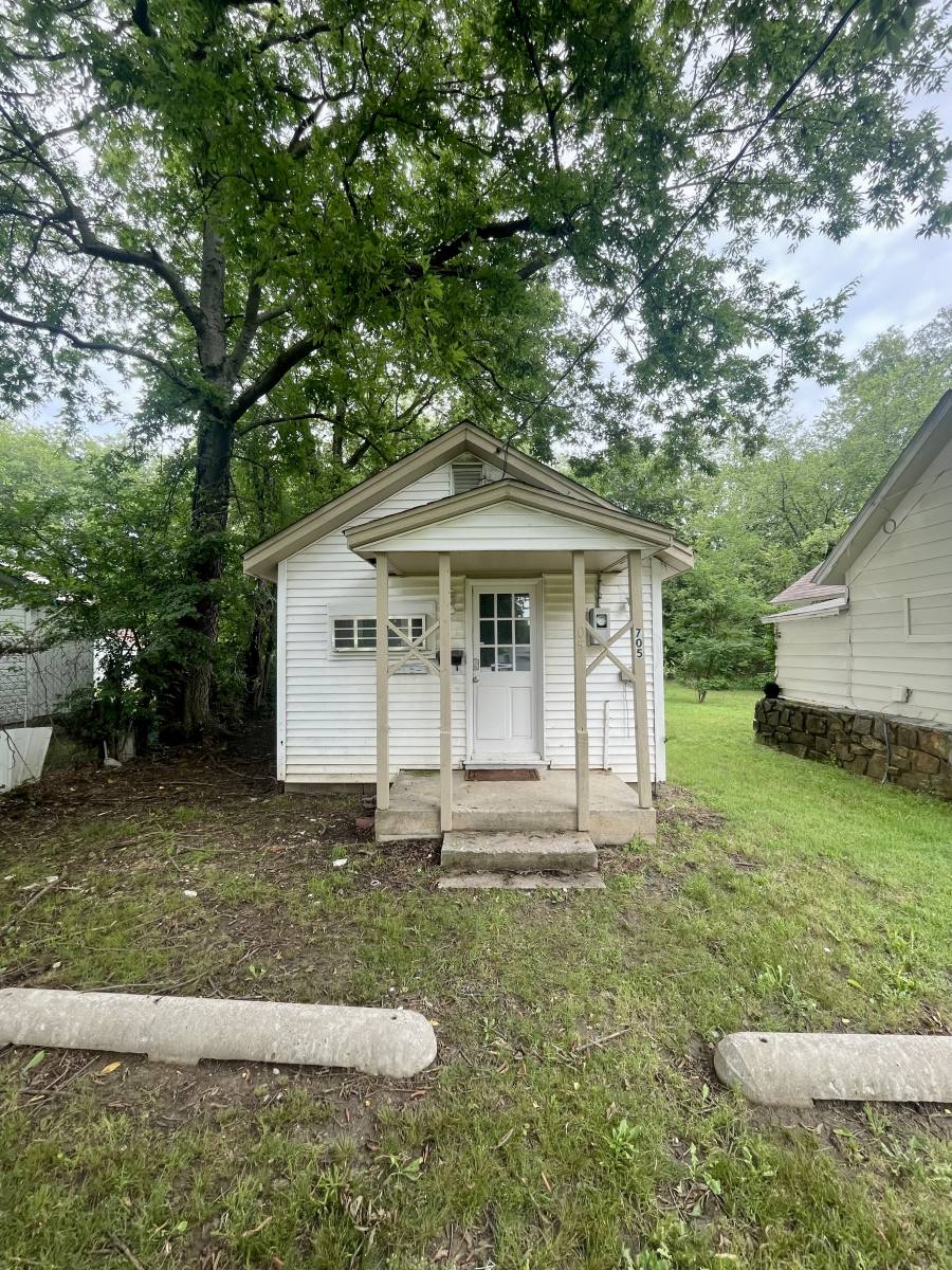 House for rent at 705 N 9th St, Collinsville, OK 74021