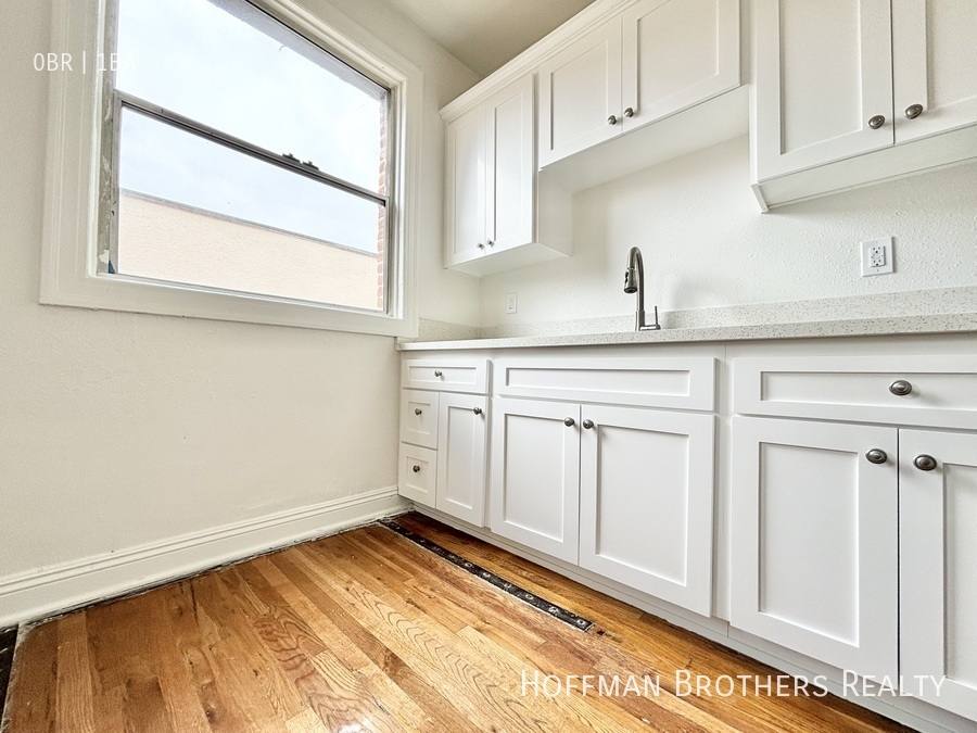 Apartment for rent at 245 N Kenmore Ave #205, Los Angeles, CA 90004