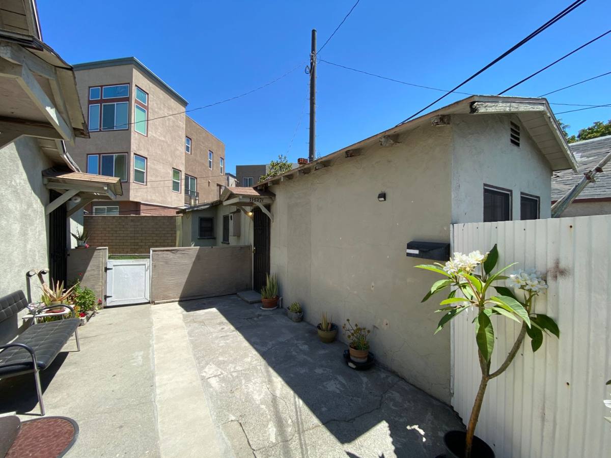 Apartment for rent at 11427-11429 1 2 Garvey Ave, El Monte, CA 91732