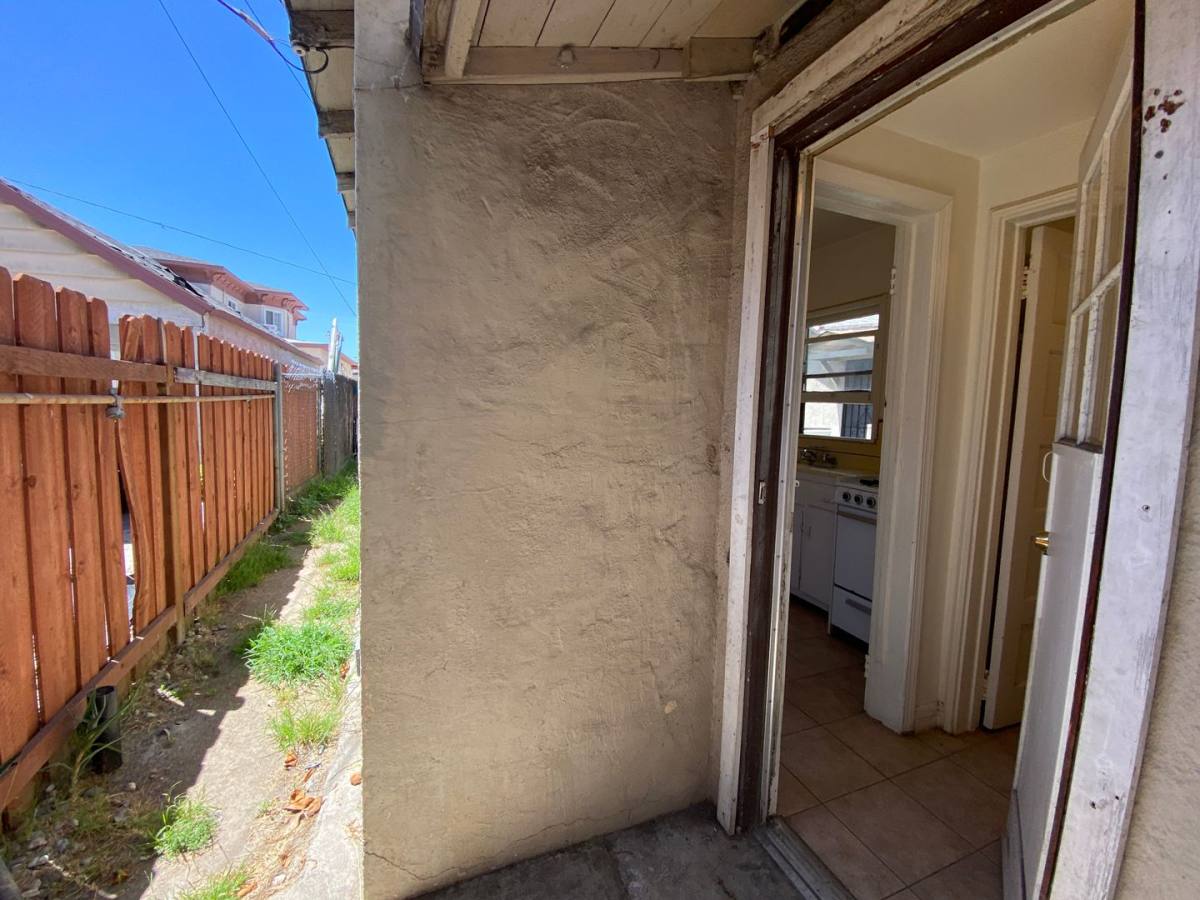 Apartment for rent at 11427-11429 1 2 Garvey Ave, El Monte, CA 91732