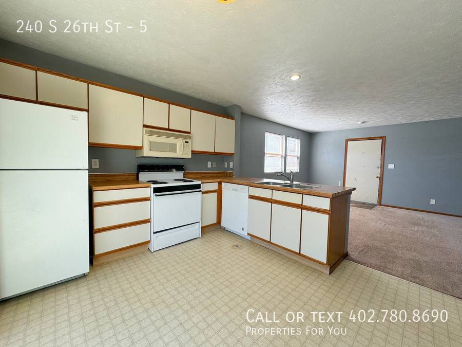 Apartment for rent at 240 S 26th St #5, Lincoln, NE 68510