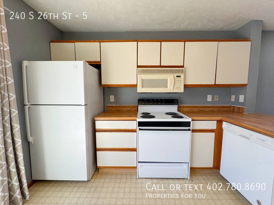 Apartment for rent at 240 S 26th St #5, Lincoln, NE 68510