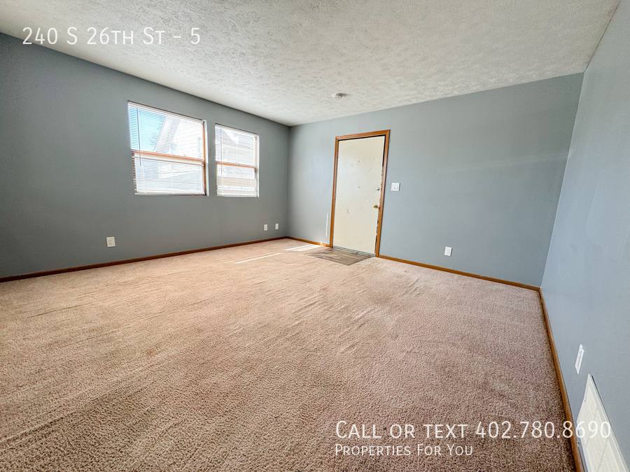 Apartment for rent at 240 S 26th St #5, Lincoln, NE 68510