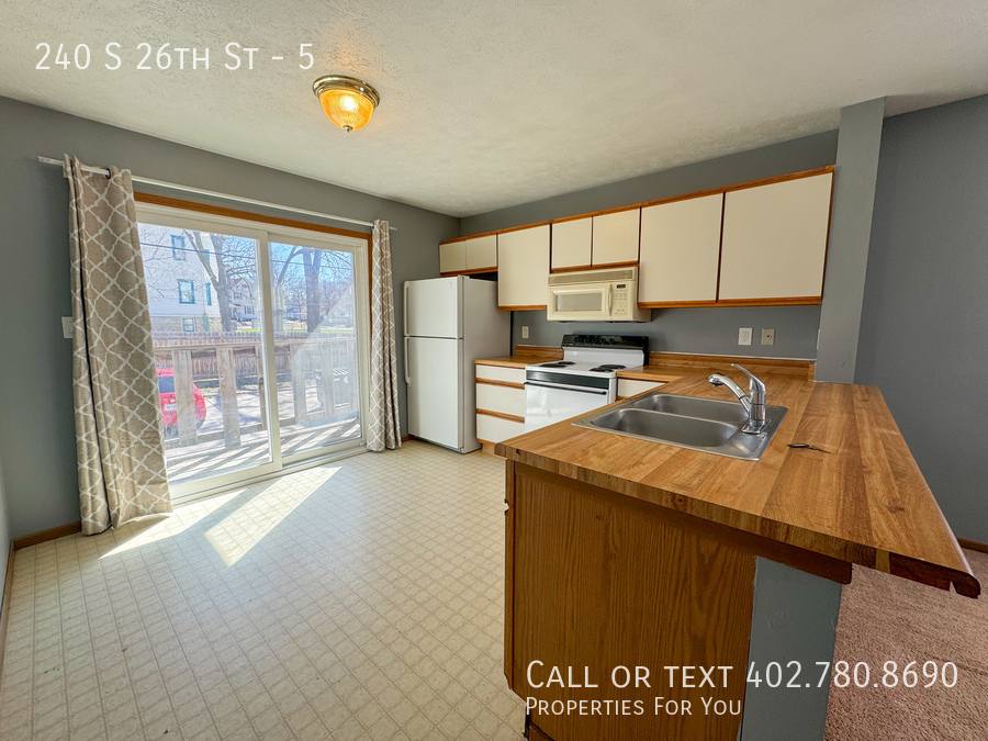 Apartment for rent at 240 S 26th St #5, Lincoln, NE 68510