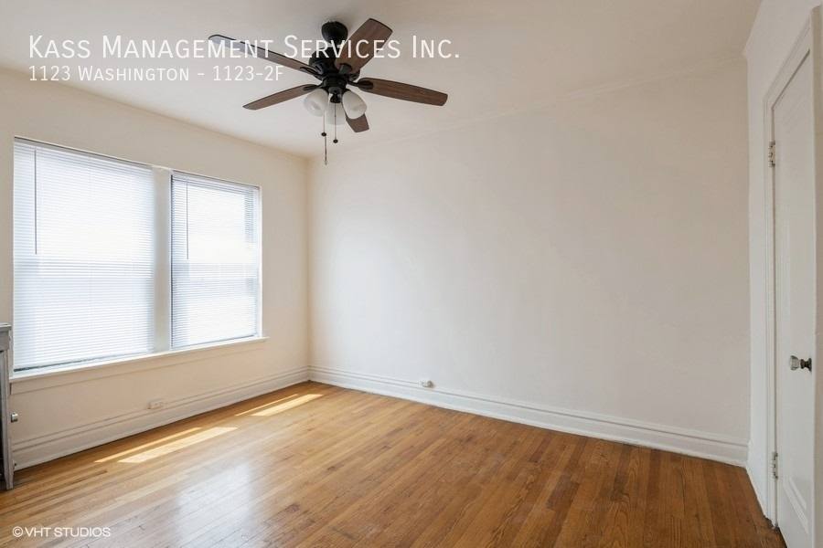 Apartment for rent at 1123 Washington #2F, Oak Park, IL 60302