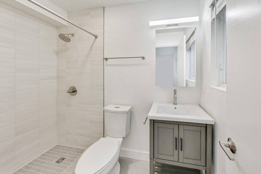Apartment for rent at 2537 Ellsworth St #C, Berkeley, CA 94704